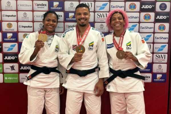 judo:-brasileiros-conquistam-tres-medalhas-em-2°-dia-de-grand-slam